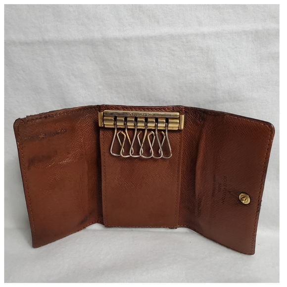 Authentic Preowned Key Chain - Picture 6 of 8